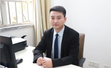 龚雷